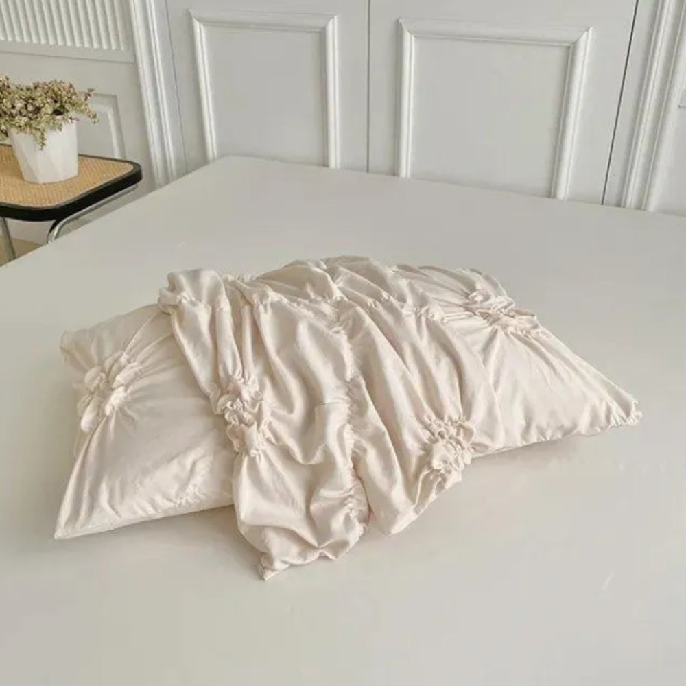 Wrinkled Flower Bedding Set – White, with Pillowcase - view 6