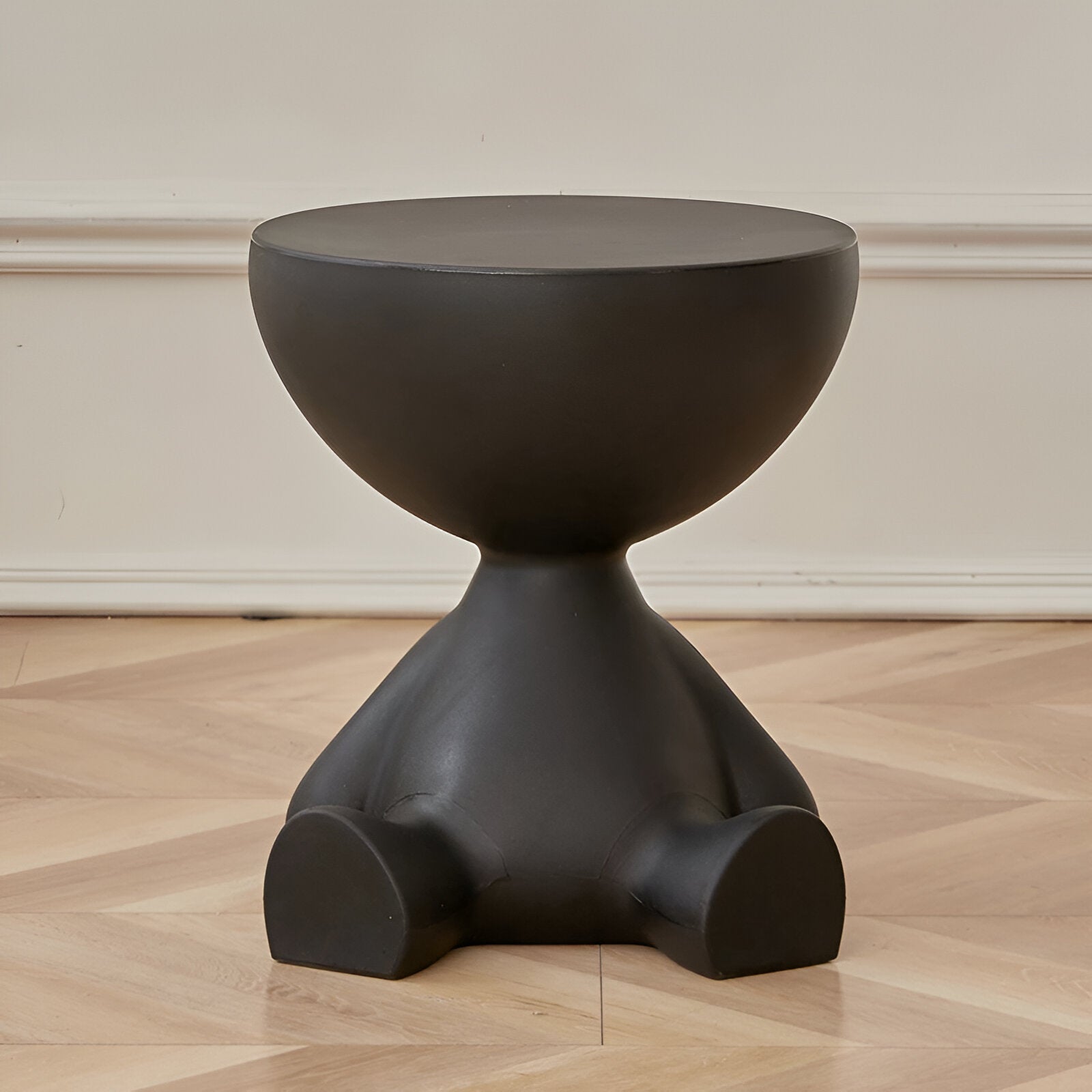 Round Black Plastic Coffee Table – Timeless Design for Living Room