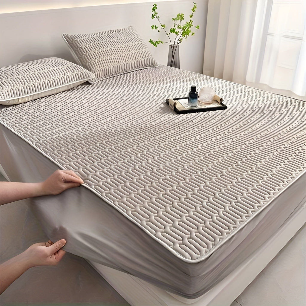 Cooling Latex Mattress Set – White, Breathable Unit for Refreshing Sleep in Summer